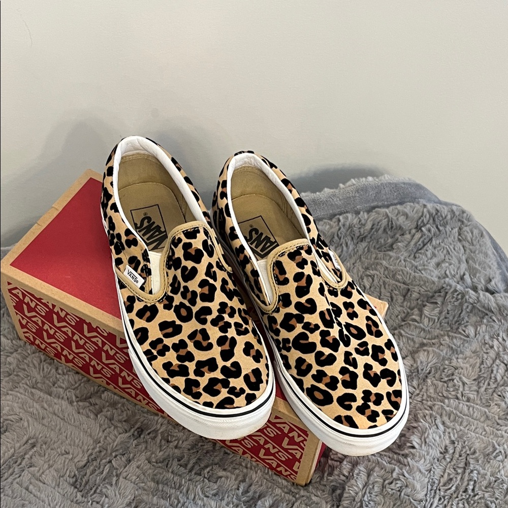 Vans Leopard Print Slip-On Sneakers - Tan & Black